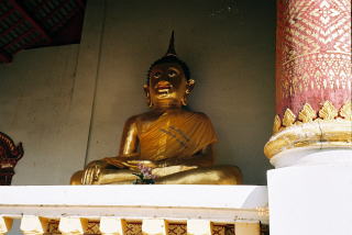チェンマイのお寺の仏像